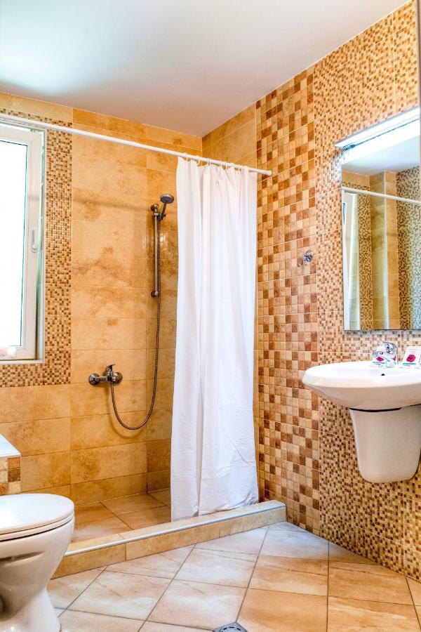 Крушун - Единствена На Метри От Водопадите, Krushun - The Only Stay Just Meters From The Waterfalls Kruszuna Zewnętrze zdjęcie