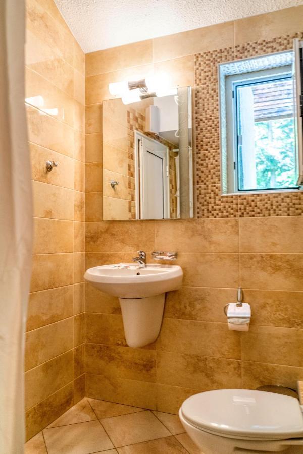 Крушун - Единствена На Метри От Водопадите, Krushun - The Only Stay Just Meters From The Waterfalls Kruszuna Zewnętrze zdjęcie
