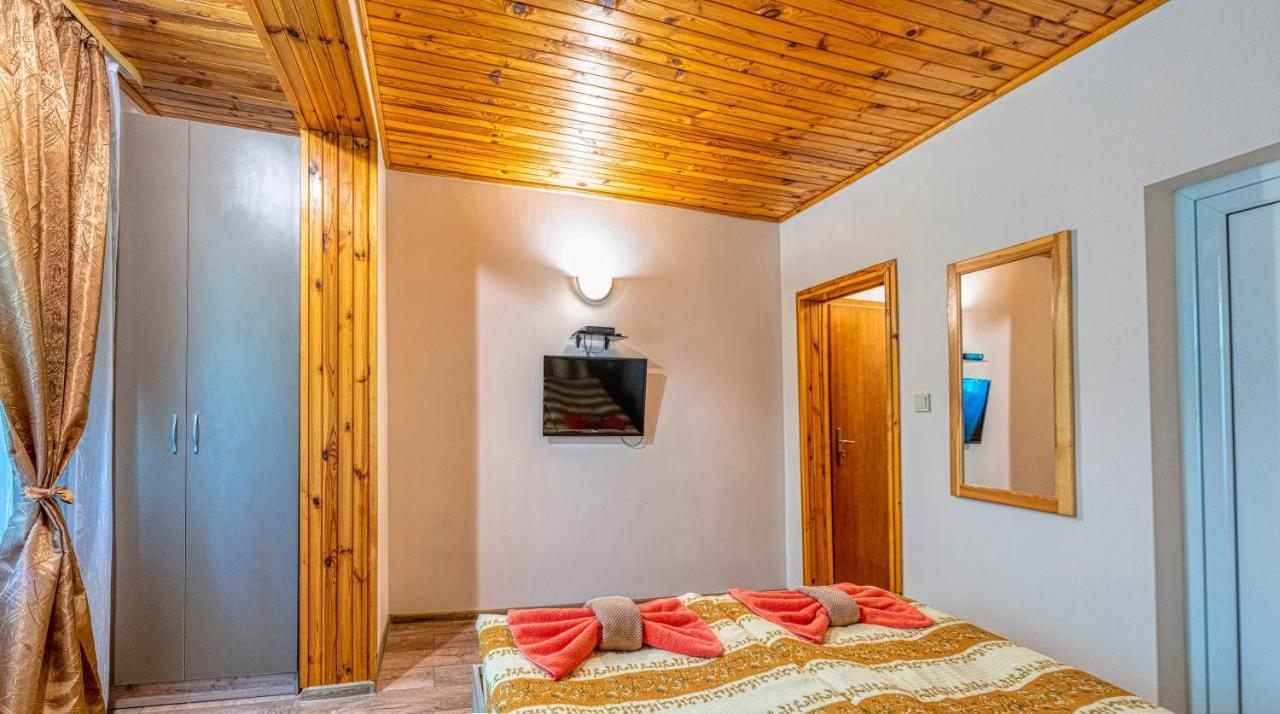 Крушун - Единствена На Метри От Водопадите, Krushun - The Only Stay Just Meters From The Waterfalls Kruszuna Zewnętrze zdjęcie